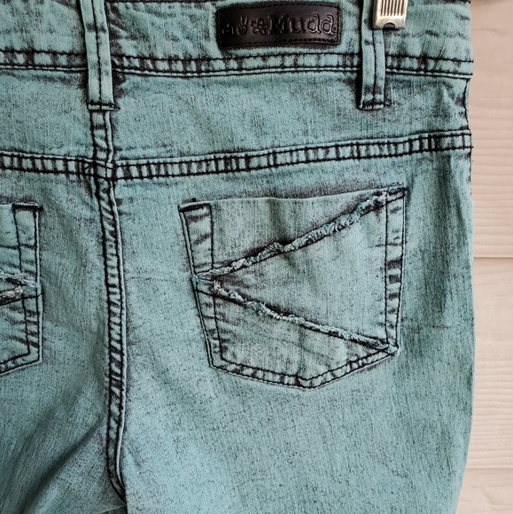 MUDD Turquoise Acid-Wash Frayed Hem Skater Bermuda Shorts - Picture 11 of 14